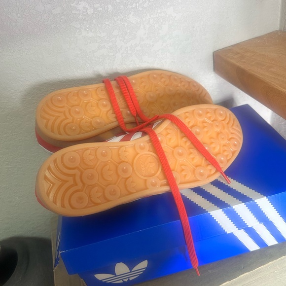 🆕 Adidas Gazelle Scarlet Red and White Shoes • M 7 • MSRP: $125 - Picture 7 of 7